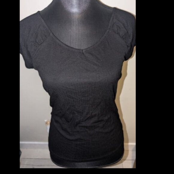 NWT Tahari Black Ribbed Womens Top viscose with stretch Size M - Picture 1 of 4